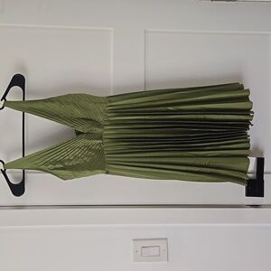 NWT Elegant (and Flirty!) Green Pleated Dress